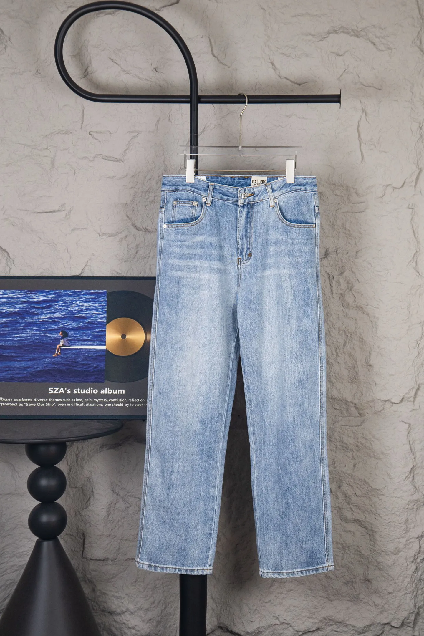 Style number: M396 P230 GALLERY DEPT. Classic embroidered splash-ink washed jeans Size number: 28 30 32 34 36